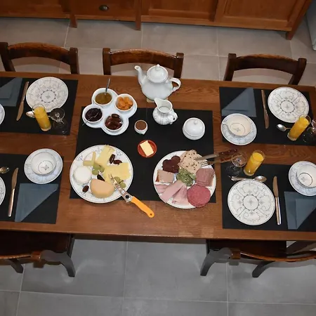 La Haie Bolaine Bed & Breakfast *